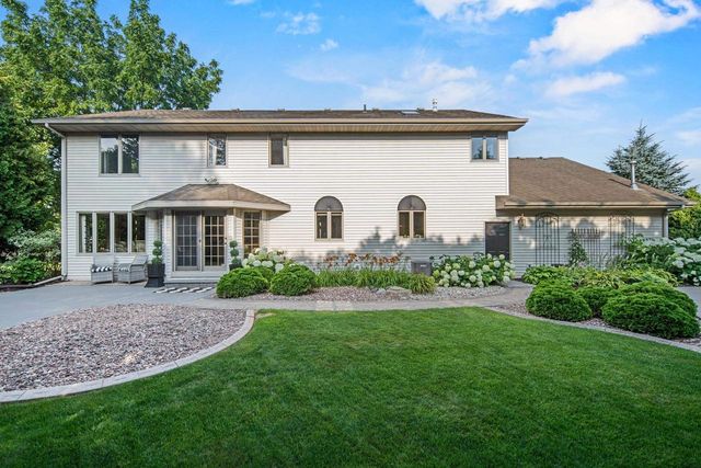 2920 CIRCLE OAKS LANE, Green Bay, WI 54313
