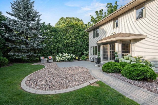 2920 CIRCLE OAKS LANE, Green Bay, WI 54313