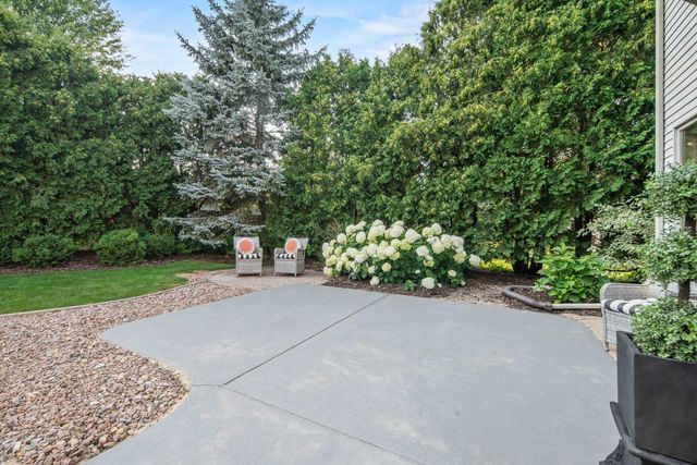 2920 CIRCLE OAKS LANE, Green Bay, WI 54313