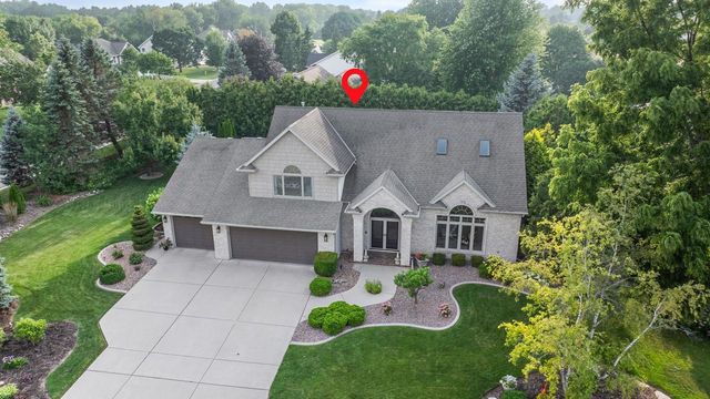 2920 CIRCLE OAKS LANE, Green Bay, WI 54313