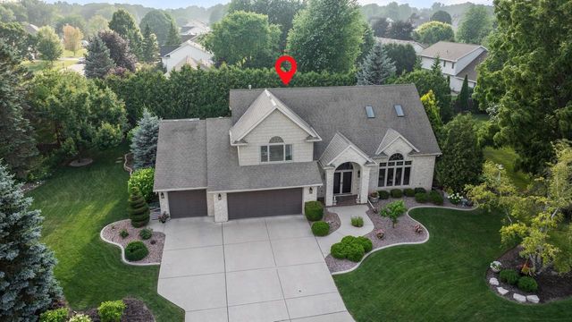 2920 CIRCLE OAKS LANE, Green Bay, WI 54313