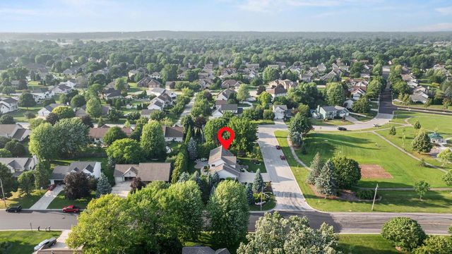 2920 CIRCLE OAKS LANE, Green Bay, WI 54313