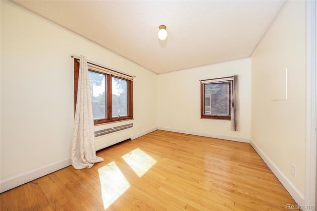 16580 Westmoreland Road, Detroit, MI 48219