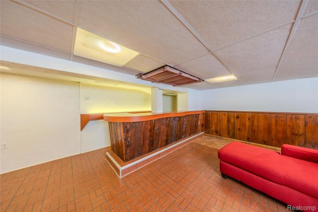 16580 Westmoreland Road, Detroit, MI 48219