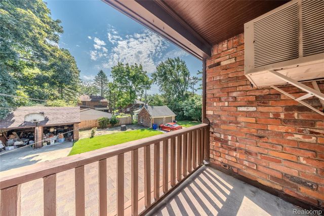 16580 Westmoreland Road, Detroit, MI 48219