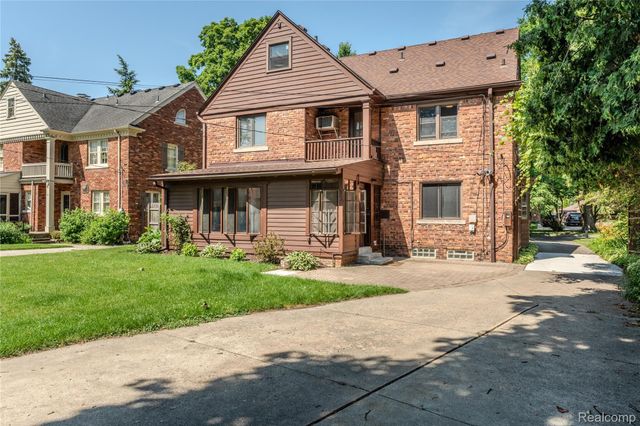 16580 Westmoreland Road, Detroit, MI 48219