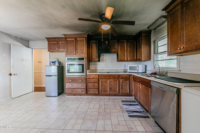 208 S Smithfield Road, Knightdale, NC 27545
