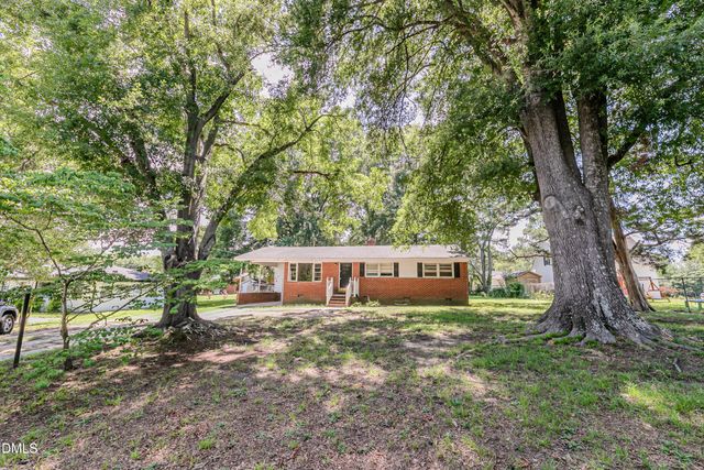 208 S Smithfield Road, Knightdale, NC 27545