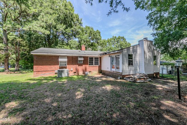208 S Smithfield Road, Knightdale, NC 27545