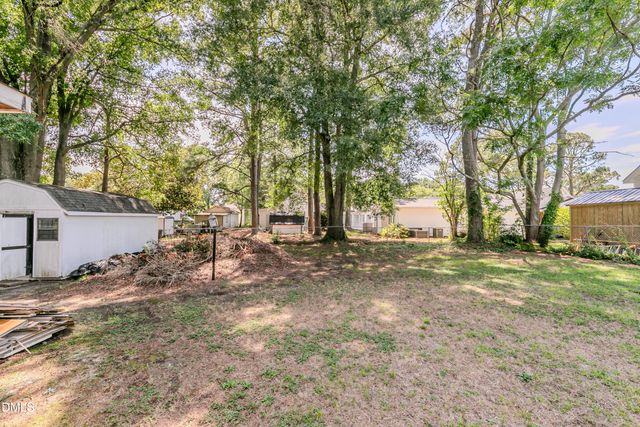 208 S Smithfield Road, Knightdale, NC 27545