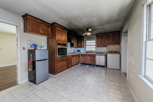 208 S Smithfield Road, Knightdale, NC 27545
