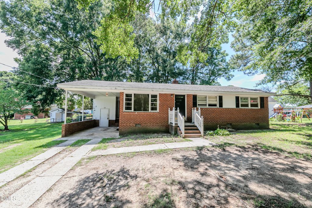 208 S Smithfield Road, Knightdale, NC 27545