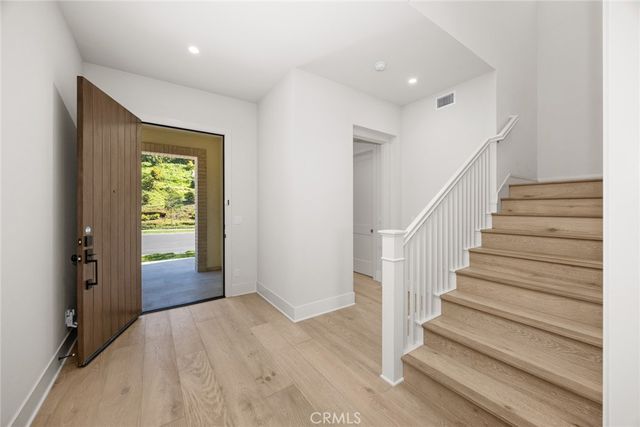 237 Pinnacle, Irvine, CA 92602