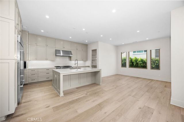 237 Pinnacle, Irvine, CA 92602