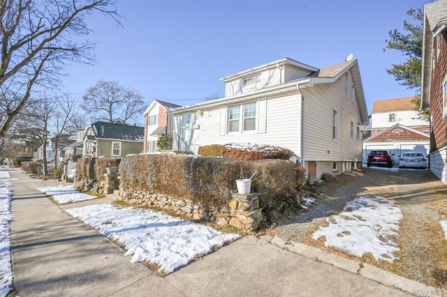 12513 6th Avenue, College Point, NY 11356