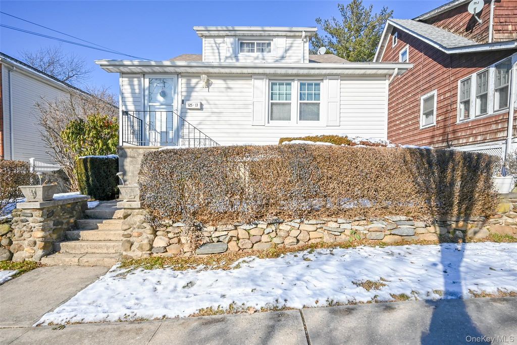 12513 6th Avenue, College Point, NY 11356