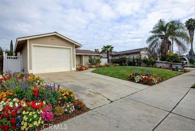 49 W Swallow, Merced, CA 95341