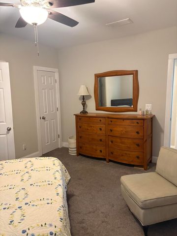 102 W Walnut Street, Southgate, KY 41071