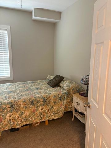 102 W Walnut Street, Southgate, KY 41071
