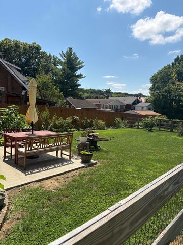 102 W Walnut Street, Southgate, KY 41071