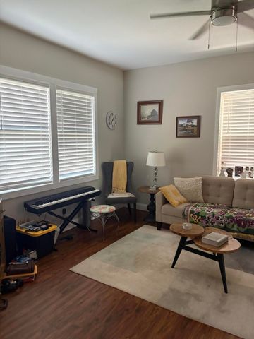 102 W Walnut Street, Southgate, KY 41071
