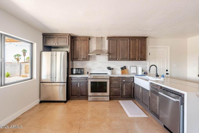 2217 W MICHIGAN Avenue, Phoenix, AZ 85023