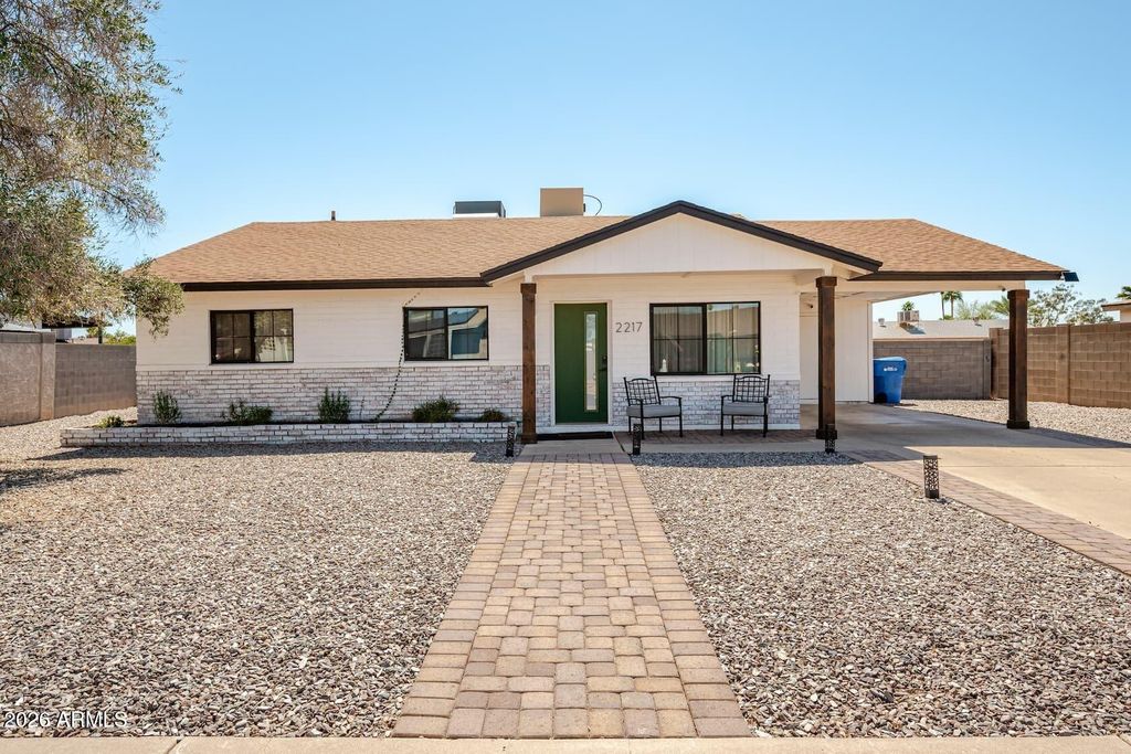 2217 W MICHIGAN Avenue, Phoenix, AZ 85023
