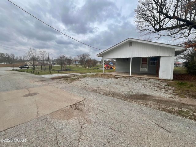 2705 S Virginia Avenue, Joplin, MO 64804
