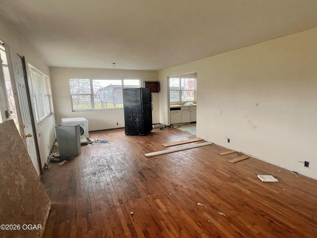 2705 S Virginia Avenue, Joplin, MO 64804