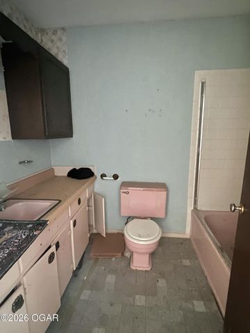 2705 S Virginia Avenue, Joplin, MO 64804