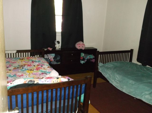 704 N Oakwood Drive, Griffith, IN 46319
