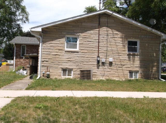 704 N Oakwood Drive, Griffith, IN 46319