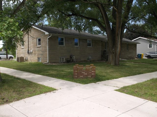 704 N Oakwood Drive, Griffith, IN 46319