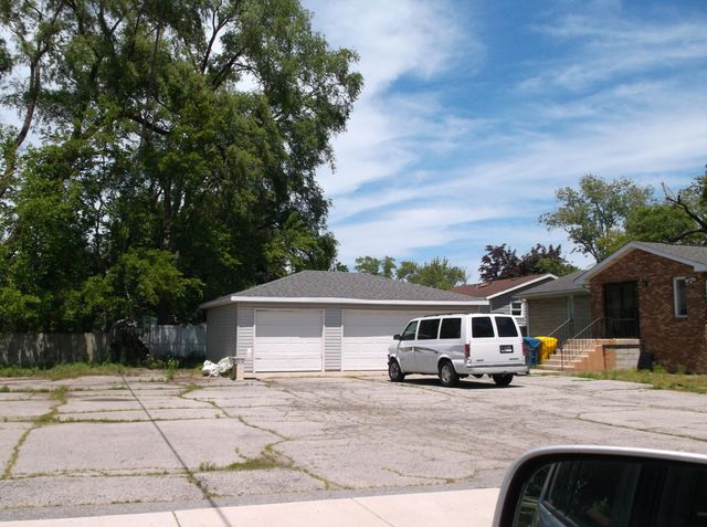 704 N Oakwood Drive, Griffith, IN 46319