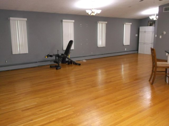 704 N Oakwood Drive, Griffith, IN 46319