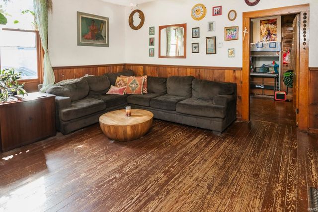 925 W 2nd Street, Bloomington, IN 47403