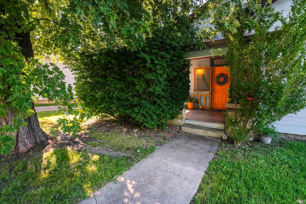 925 W 2nd Street, Bloomington, IN 47403