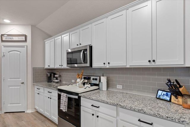 109 Sandpiper DR, Bastrop, TX 78602