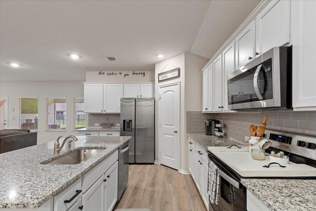 109 Sandpiper DR, Bastrop, TX 78602