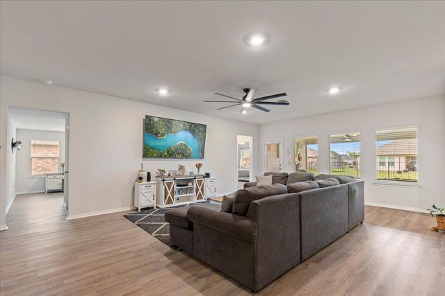 109 Sandpiper DR, Bastrop, TX 78602