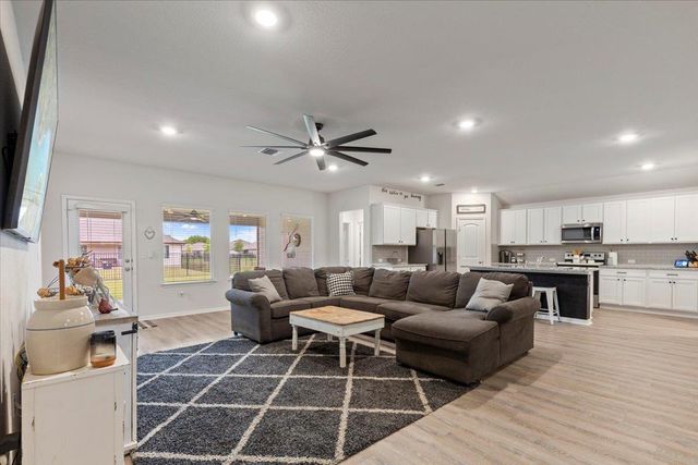 109 Sandpiper DR, Bastrop, TX 78602