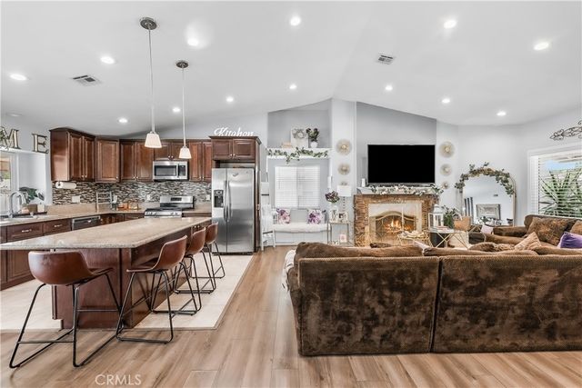 1304 springline Drive, Palmdale, CA 93550