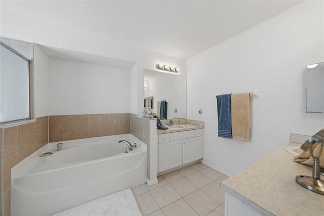 2117 NE 40TH STREET, Cape Coral, FL 33909