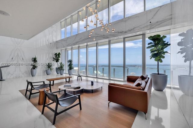 300 Biscayne Boulevard Way 2907W, Miami, FL 33131