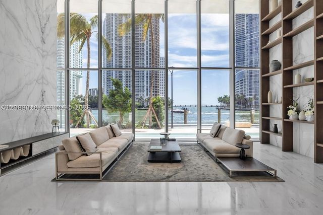 300 Biscayne Boulevard Way 2907W, Miami, FL 33131