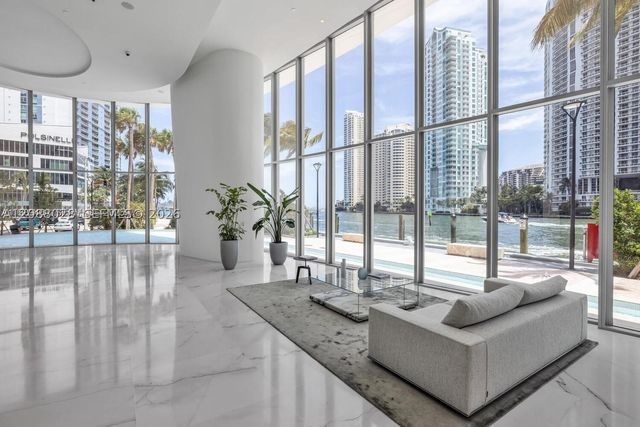300 Biscayne Boulevard Way 2907W, Miami, FL 33131
