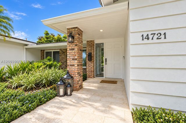 14721 SW 84th Ct, Palmetto Bay, FL 33158