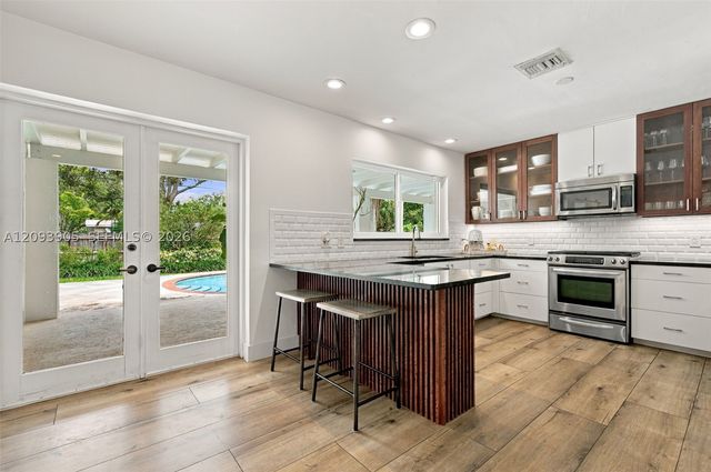 14721 SW 84th Ct, Palmetto Bay, FL 33158