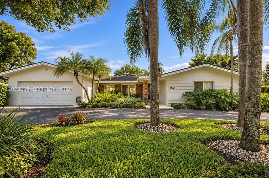 14721 SW 84th Ct, Palmetto Bay, FL 33158