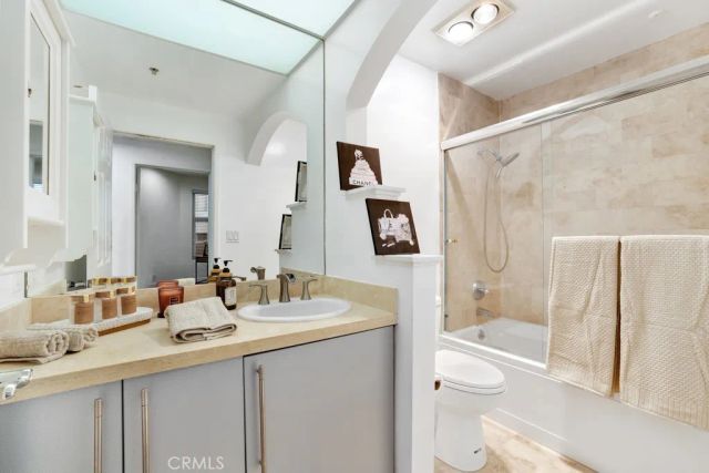 620 S Gramercy 338, Los Angeles, CA 90005